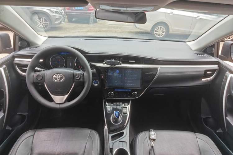 Used Toyota Corolla 2016 Dual-Engine 1.8L E-CVT Elite Edition Center Console