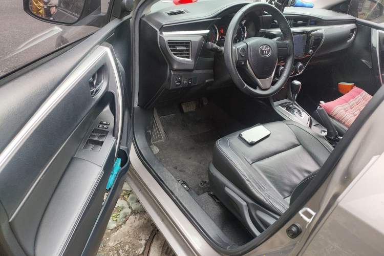 Used Toyota Corolla 2016 1.6L CVT GL-i Cool Edition Driver Seat