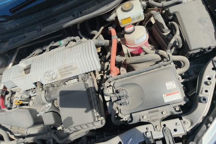 Used Toyota Corolla 2016 Dual-Engine 1.8L E-CVT Elite Edition Engine Bay Left