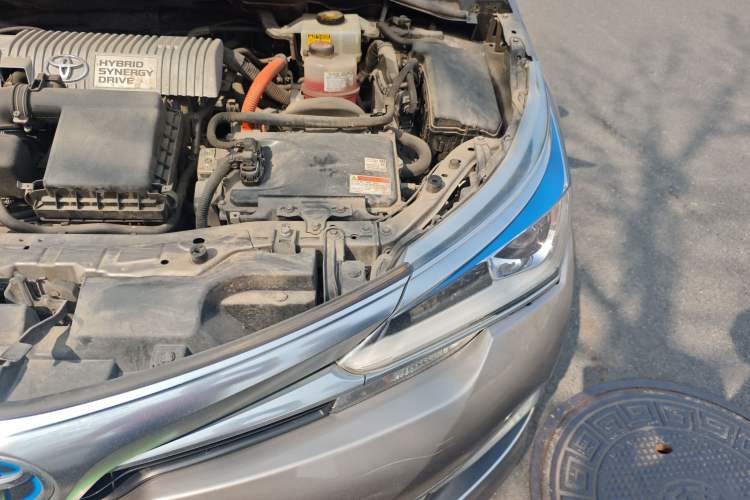 Used Toyota Corolla 2016 Dual-Engine 1.8L E-CVT Elite Edition Engine Bay Left