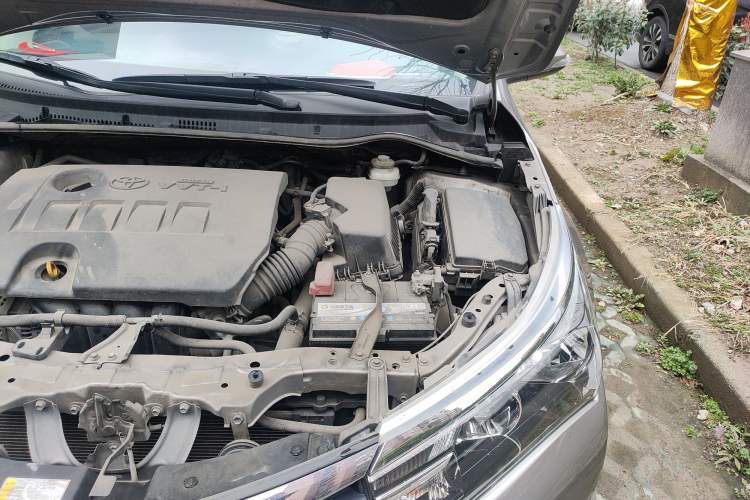 Used Toyota Corolla 2016 1.6L CVT GL-i Cool Edition Engine Bay Left