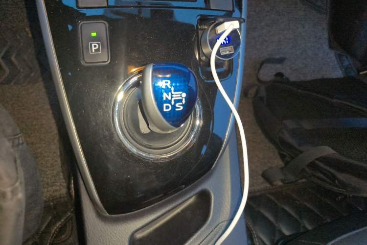 Used Toyota Corolla 2016 Dual-Engine 1.8L E-CVT Elite Edition Gear Lever