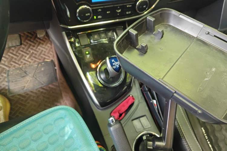 Used Toyota Corolla 2016 Dual-Engine 1.8L E-CVT Elite Edition Gear Lever