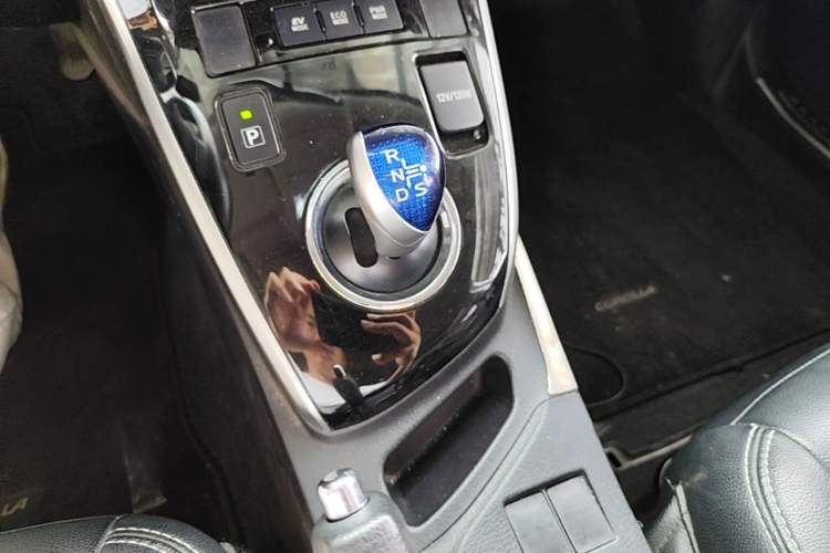 Used Toyota Corolla 2016 Dual-Engine 1.8L E-CVT Leading Edition Gear Lever