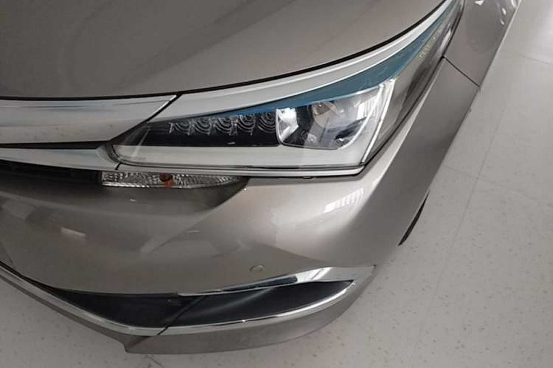 Used Toyota Corolla 2016 Dual-Engine 1.8L E-CVT Elite Edition Left Front Headlight