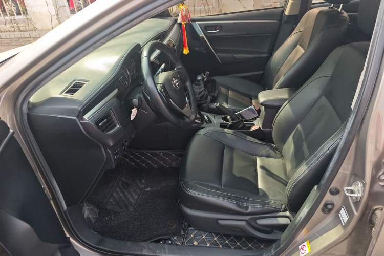 Used Toyota Corolla 2016 Dual-Engine 1.8L E-CVT Elite Edition Left Front Seat