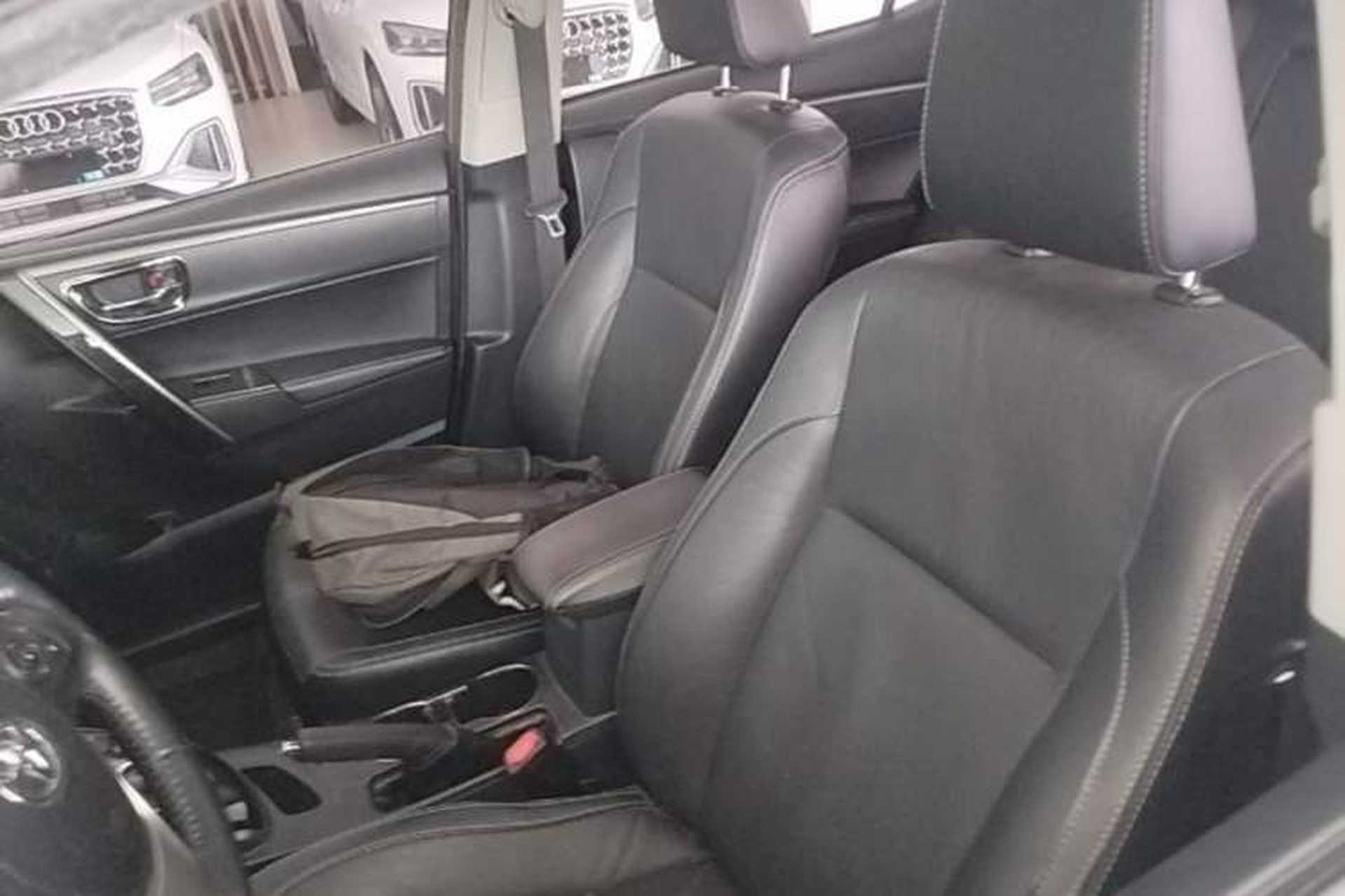 Used Toyota Corolla 2016 Dual-Engine 1.8L E-CVT Elite Edition Left Front Seat
