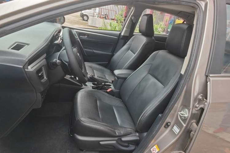 Used Toyota Corolla 2016 Dual-Engine 1.8L E-CVT Elite Edition Left Front Seat