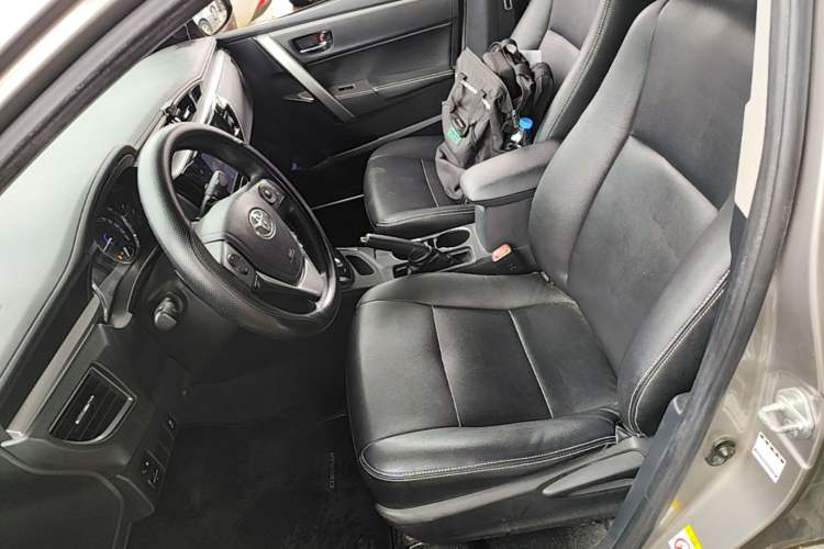 Used Toyota Corolla 2016 Dual-Engine 1.8L E-CVT Leading Edition Left Front Seat