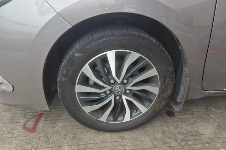Used Toyota Corolla 2016 Dual-Engine 1.8L E-CVT Elite Edition Left Front Wheel Hub