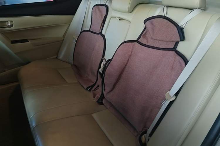 Used Toyota Corolla 2016 Dual-Engine 1.8L E-CVT Elite Edition Left Rear Seat