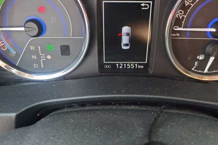 Used Toyota Corolla 2016 Dual-Engine 1.8L E-CVT Elite Edition Odometer Close Up