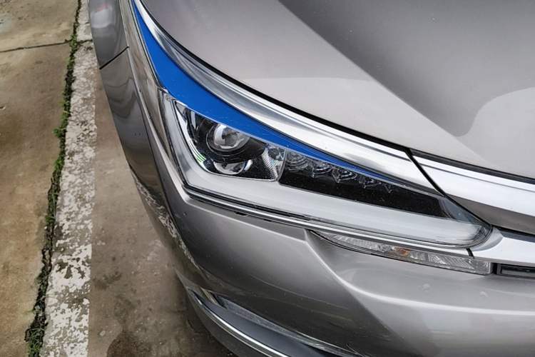Used Toyota Corolla 2016 Dual-Engine 1.8L E-CVT Leading Edition Right Front Headlight