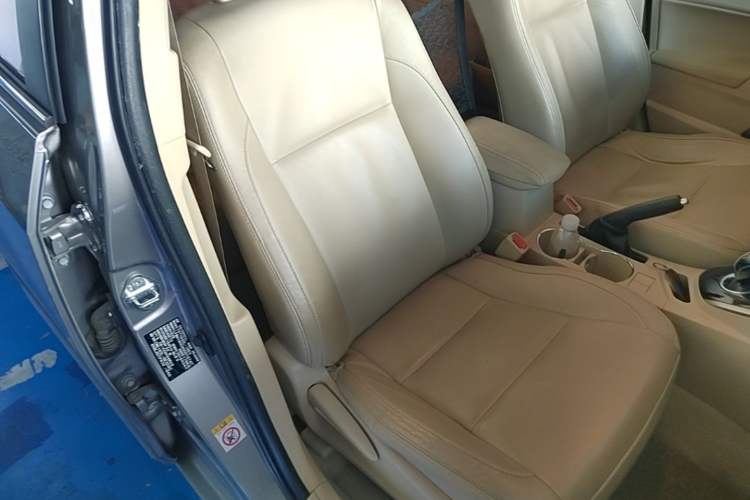 Used Toyota Corolla 2016 Dual-Engine 1.8L E-CVT Elite Edition Right Front Seat
