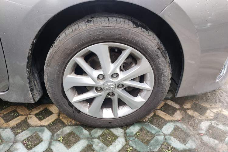 Used Toyota Corolla 2016 1.6L CVT GL-i Cool Edition Right Front Wheel Hub