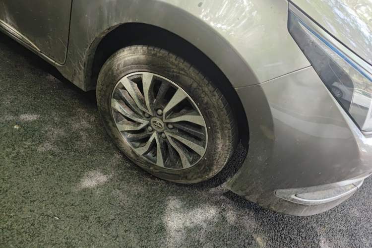 Used Toyota Corolla 2016 Dual-Engine 1.8L E-CVT Elite Edition Right Front Wheel Hub