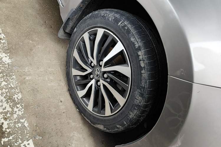Used Toyota Corolla 2016 Dual-Engine 1.8L E-CVT Leading Edition Right Front Wheel Hub
