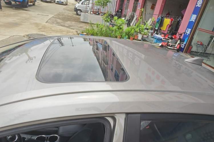 Used Toyota Corolla 2016 Dual-Engine 1.8L E-CVT Elite Edition Roof