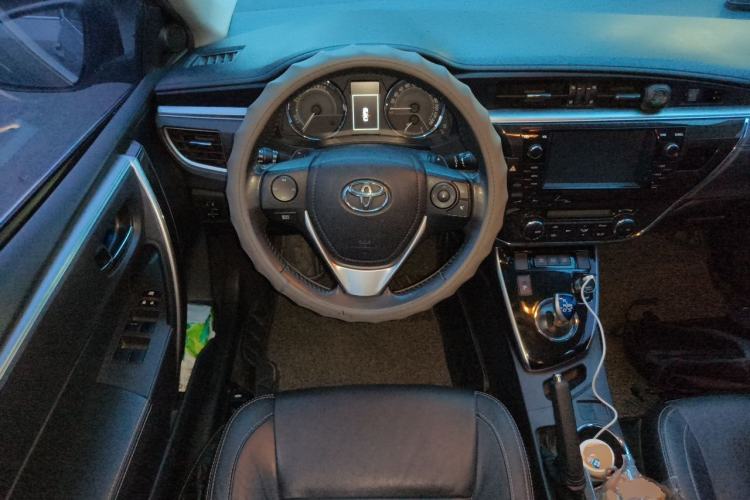 Used Toyota Corolla 2016 Dual-Engine 1.8L E-CVT Elite Edition Steering Wheel