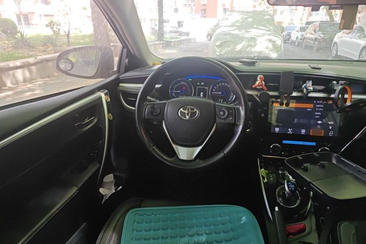 Used Toyota Corolla 2016 Dual-Engine 1.8L E-CVT Elite Edition Steering Wheel