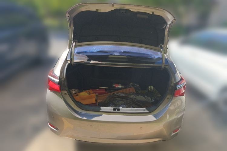Used Toyota Corolla 2016 Dual-Engine 1.8L E-CVT Elite Edition Trunk