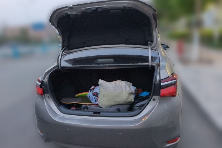 Used Toyota Corolla 2016 Dual-Engine 1.8L E-CVT Elite Edition Trunk