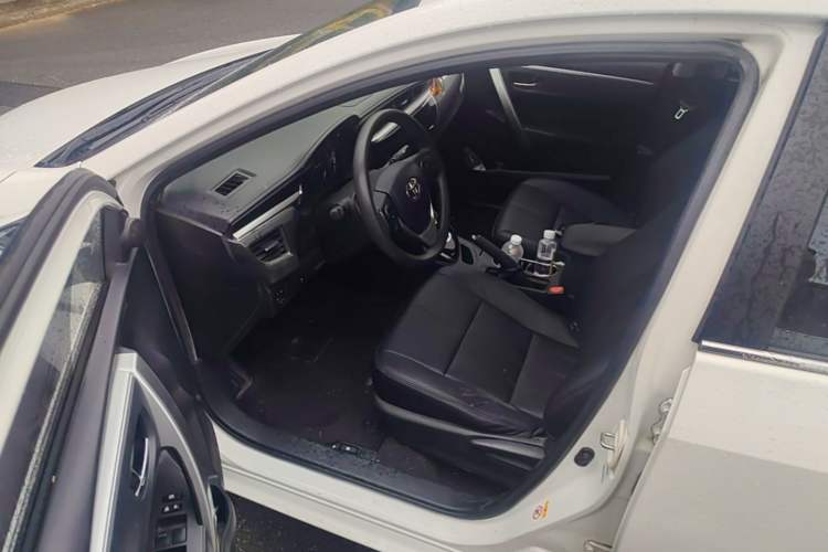 Used Toyota Corolla 2016 Dual-Engine 1.8L E-CVT Leading Edition Driver Seat