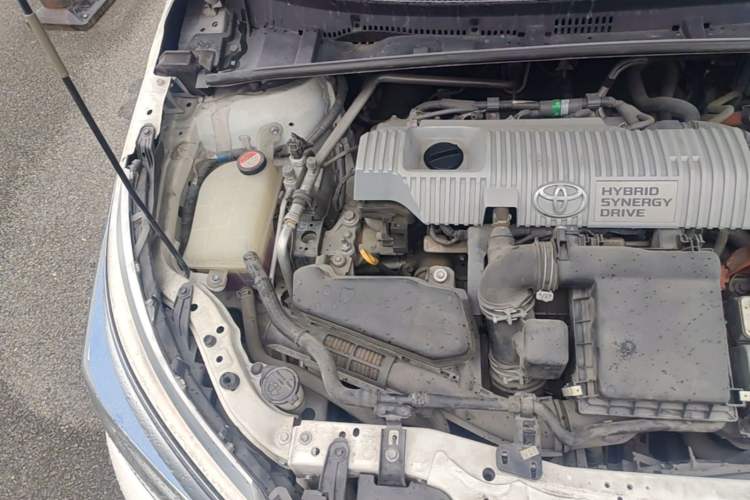 Used Toyota Corolla 2016 Dual-Engine 1.8L E-CVT Leading Edition Engine Bay Right