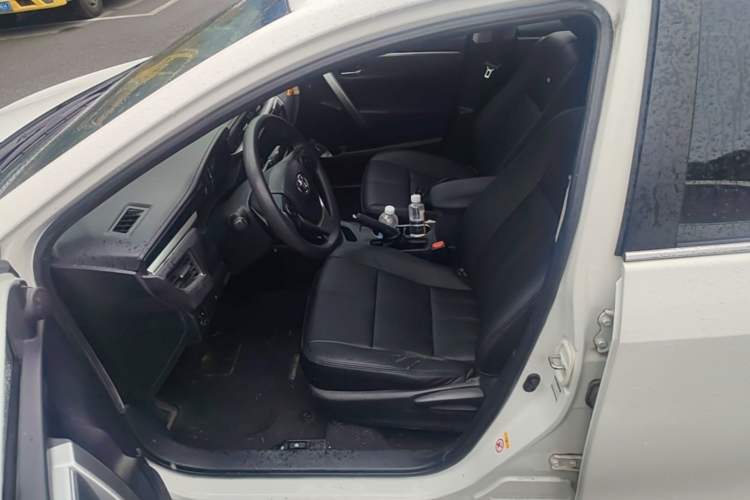 Used Toyota Corolla 2016 Dual-Engine 1.8L E-CVT Leading Edition Left Front Seat