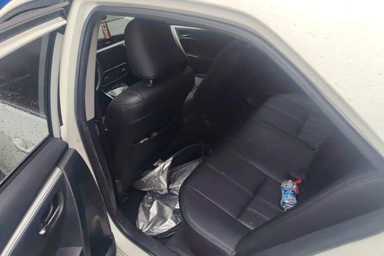 Used Toyota Corolla 2016 Dual-Engine 1.8L E-CVT Leading Edition Left Rear Seat