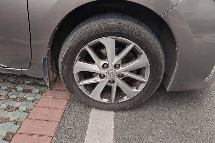 Used Toyota Corolla 2016 1.6L CVT GL-i Cool Edition Right Front Wheel Hub