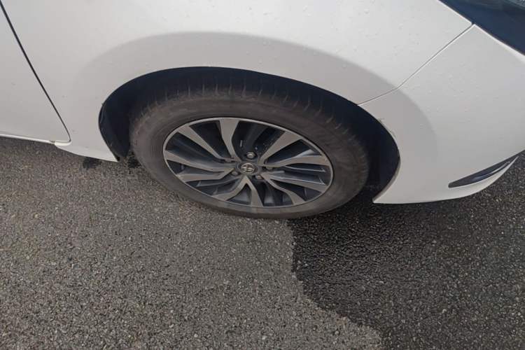 Used Toyota Corolla 2016 Dual-Engine 1.8L E-CVT Leading Edition Right Front Wheel Hub