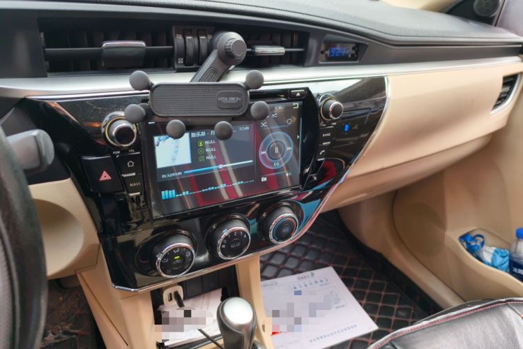 Used Toyota Corolla 2016 1.6L CVT GL-i Cool Edition Audio And AC Panel