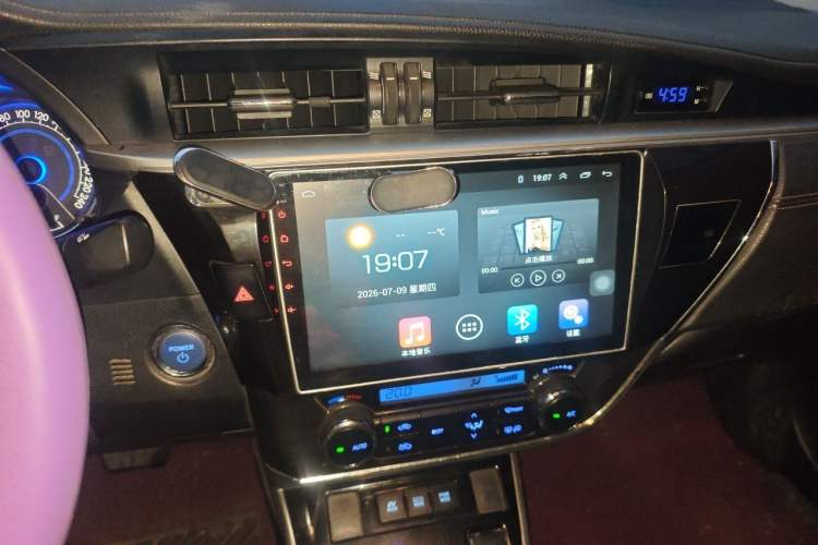 Used Toyota Corolla 2016 Dual-Engine 1.8L E-CVT Elite Edition Audio And AC Panel