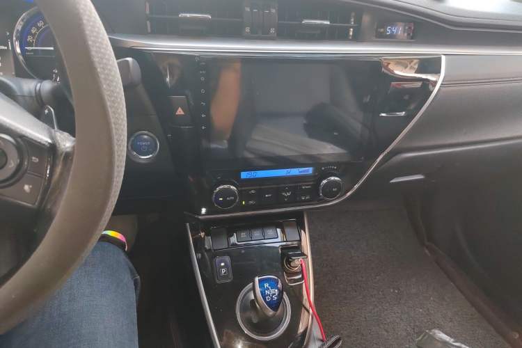 Used Toyota Corolla 2016 Dual-Engine 1.8L E-CVT Elite Edition Audio And AC Panel