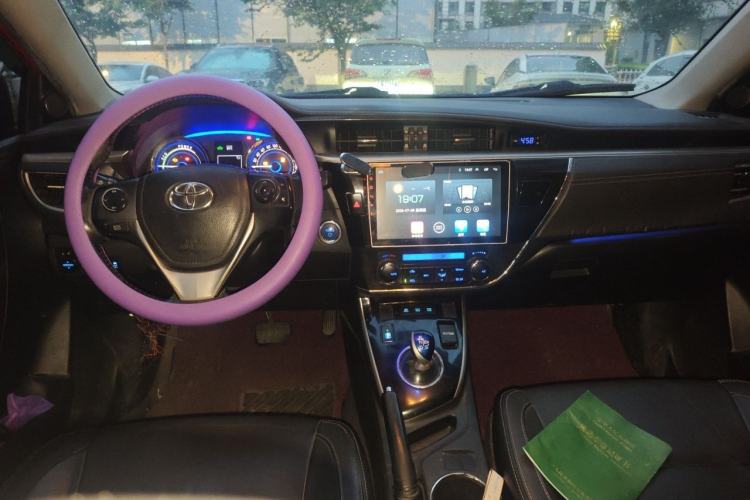 Used Toyota Corolla 2016 Dual-Engine 1.8L E-CVT Elite Edition Center Console