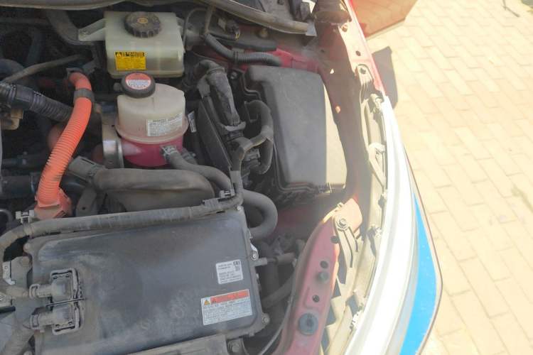 Used Toyota Corolla 2016 Dual-Engine 1.8L E-CVT Elite Edition Engine Bay Left