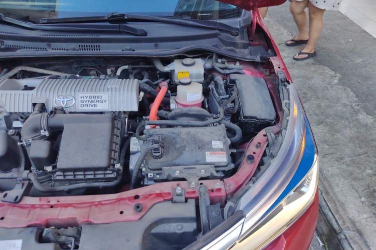Used Toyota Corolla 2016 Dual-Engine 1.8L E-CVT Elite Edition Engine Bay Left
