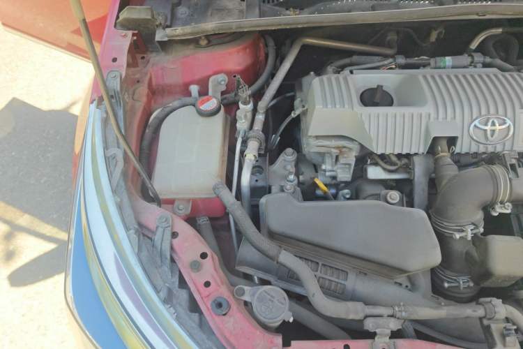 Used Toyota Corolla 2016 Dual-Engine 1.8L E-CVT Elite Edition Engine Bay Right