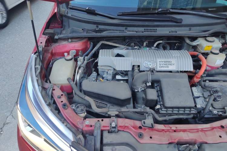 Used Toyota Corolla 2016 Dual-Engine 1.8L E-CVT Elite Edition Engine Bay Right