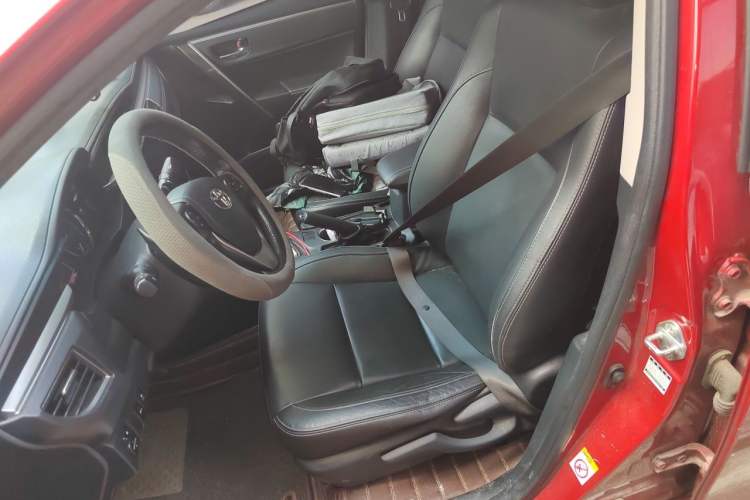 Used Toyota Corolla 2016 Dual-Engine 1.8L E-CVT Elite Edition Left Front Seat