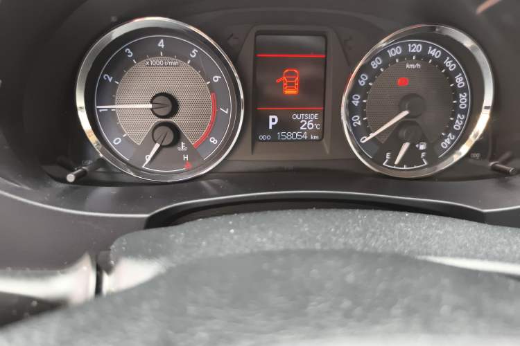 Used Toyota Corolla 2016 1.6L CVT GL-i Cool Edition Odometer Close Up
