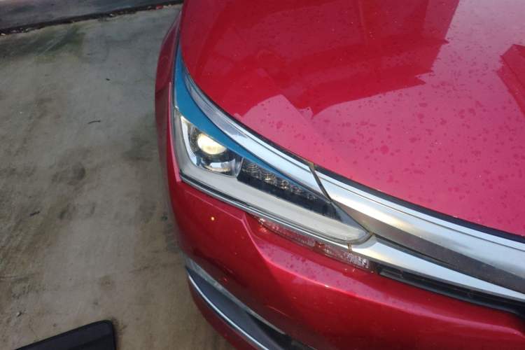 Used Toyota Corolla 2016 Dual-Engine 1.8L E-CVT Elite Edition Right Front Headlight