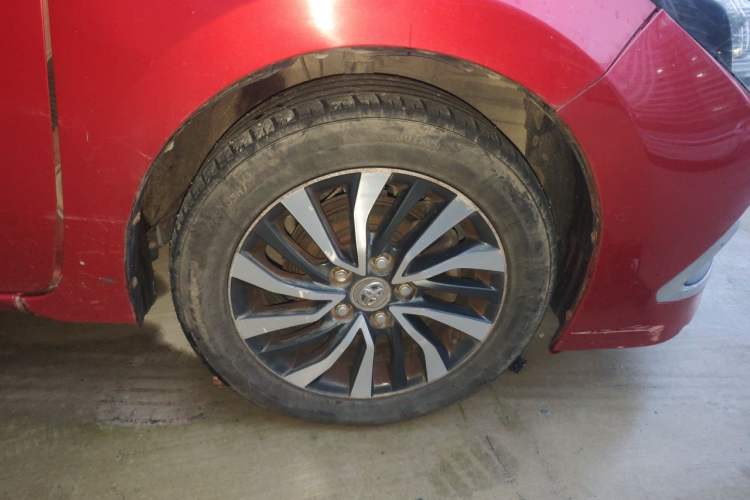 Used Toyota Corolla 2016 Dual-Engine 1.8L E-CVT Elite Edition Right Front Wheel Hub