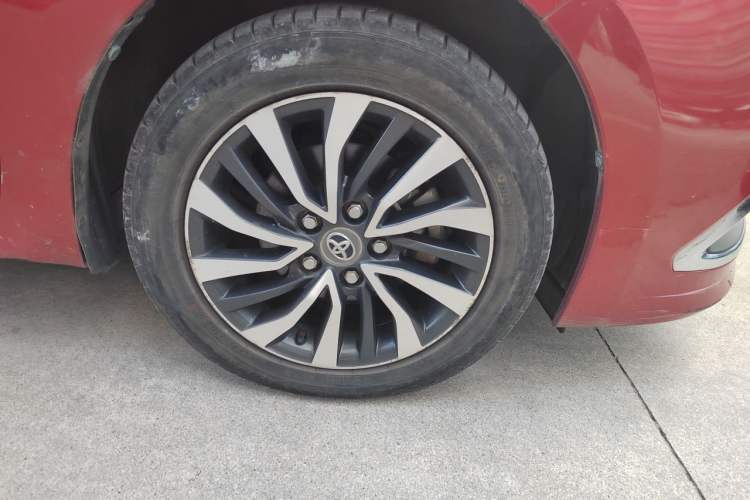 Used Toyota Corolla 2016 Dual-Engine 1.8L E-CVT Elite Edition Right Front Wheel Hub