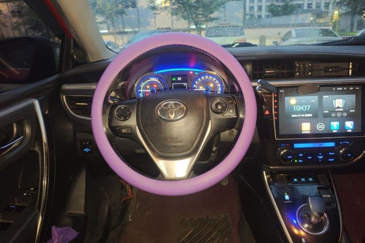 Used Toyota Corolla 2016 Dual-Engine 1.8L E-CVT Elite Edition Steering Wheel
