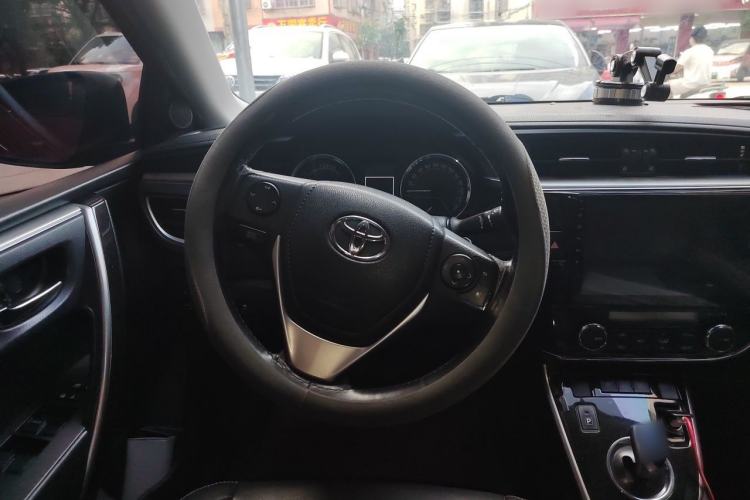 Used Toyota Corolla 2016 Dual-Engine 1.8L E-CVT Elite Edition Steering Wheel