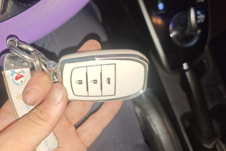 Used Toyota Corolla 2016 Dual-Engine 1.8L E-CVT Elite Edition Vehicle Key