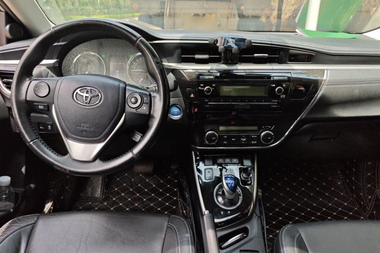 Used Toyota Corolla 2016 Dual-Engine 1.8L E-CVT Elite Edition Center Console