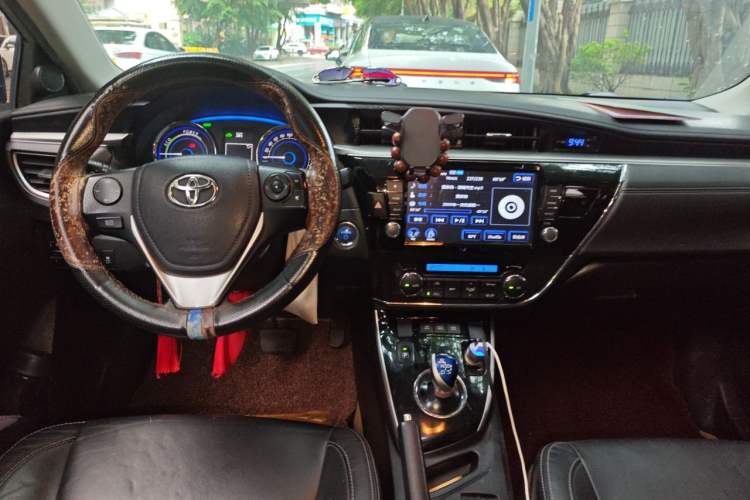 Used Toyota Corolla 2016 Dual-Engine 1.8L E-CVT Elite Edition Center Console
